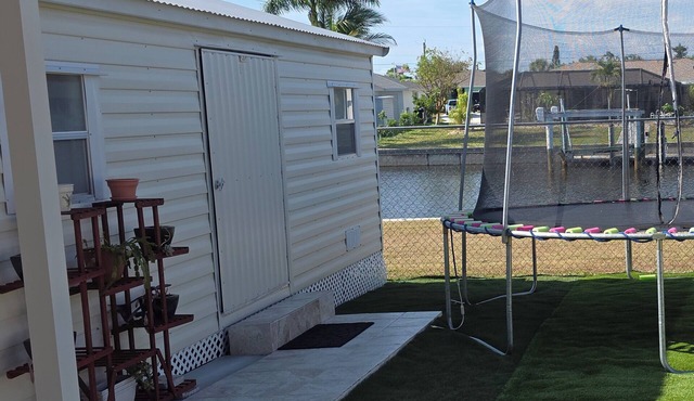 Cozy 1-bedroom bed in gorgeous Port Charlotte with AC