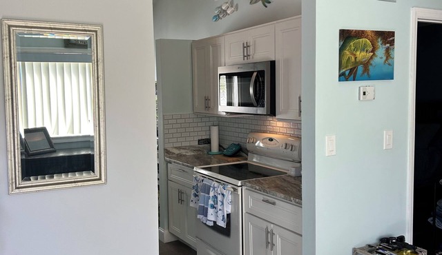 Cozy 1-bedroom condo in wonderful Cape Canaveral, complex on beach.