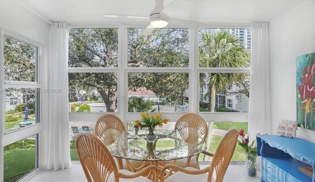 Cozy 1-bedroom condo across the street from the beach!
