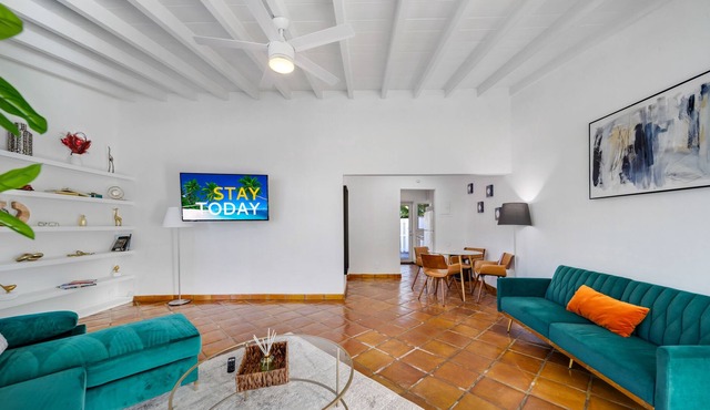Cozy 1brd apt. w/ Private Backyard, BBQ. Free parking!