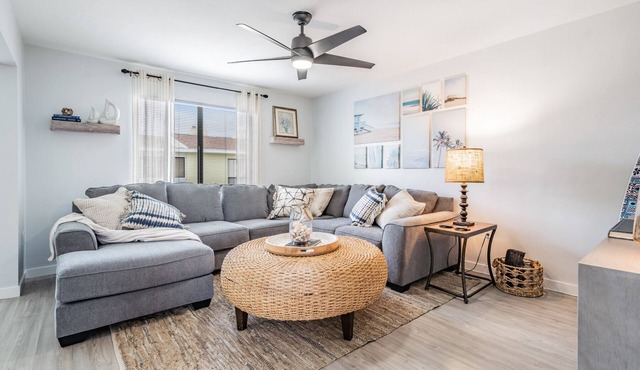 Cozy 2 Bedroom Beach Retreat Minutes from the Sandy Shores of Indian Rocks Beach