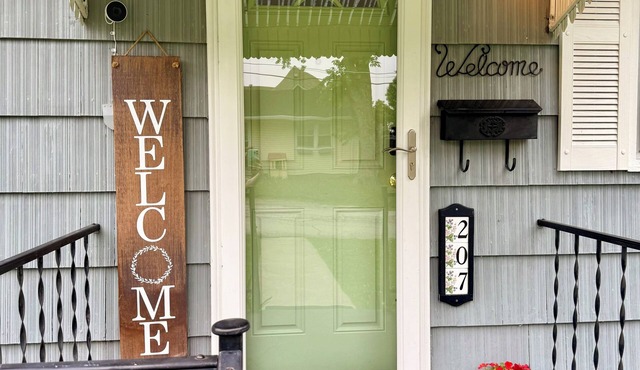 Cozy 2-bedroom house in tranquil Excelsior Springs with AC