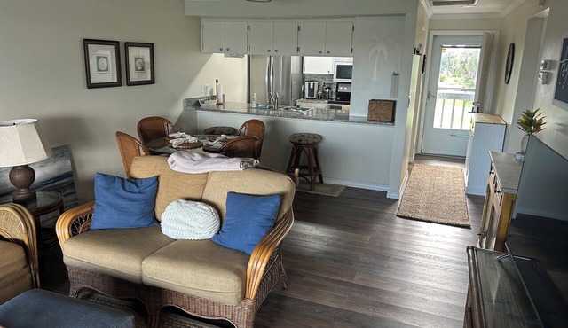 Cozy 2-bedroom 2-Bath condo with water access in Bokeelia, Fl