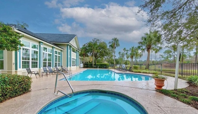 Cozy 3 bedroom condo near Jax beach and Mayo Clinic