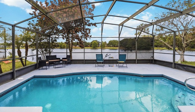 Cozy 3-bedroom Pool house in Central Kissimmee Close To Parks