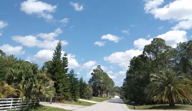 Cozy Apart in a natural & peaceful environment for the enjoyment of your family.