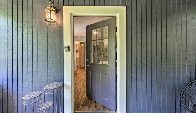 Cozy Avinger Cabin w/Fire Pit & Deck