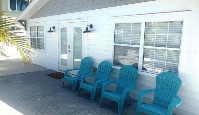 Cozy Beach Cottage, Pet Friendly