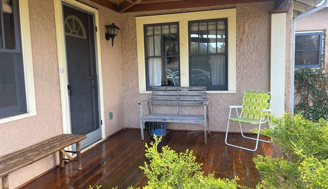 Cozy Boulder Cottage, Centrally located