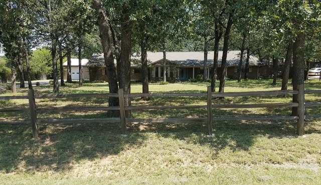 Cozy country cottage in Keller