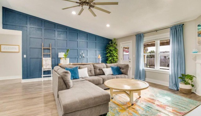 Cozy Home Minutes to Beaches
