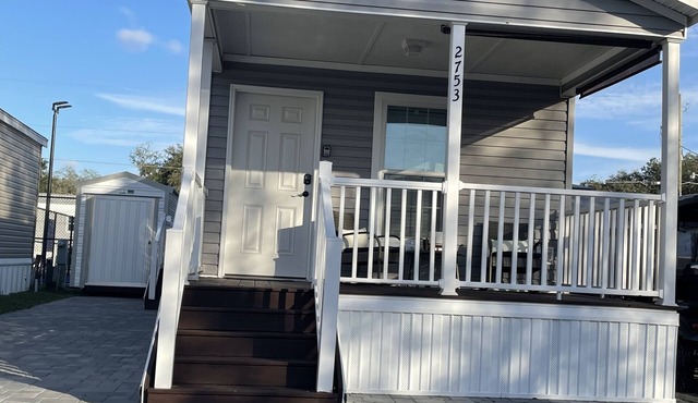 Cozy mobile home with 1 bedroom and WiFi, fitness room in adorable Kissimmee