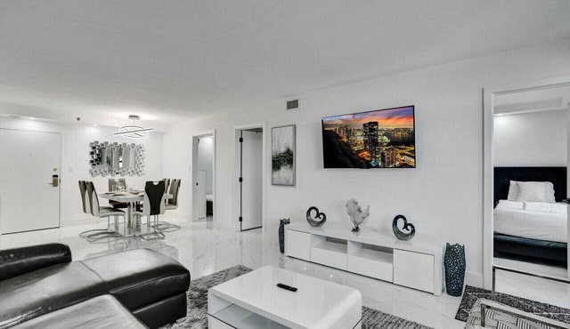 Cozy Ocean View Condo/Beach Service & Pool/808