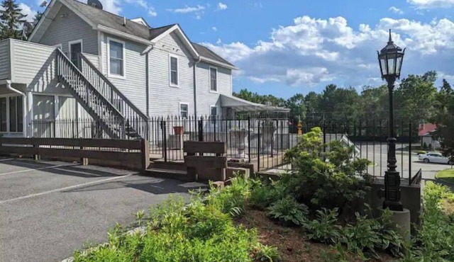Cozy Rustic 2BR Retreat Near Park and Lakes in Byram Township