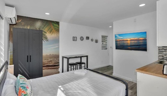 Cozy Studio Near Hollywood Beach and Casino