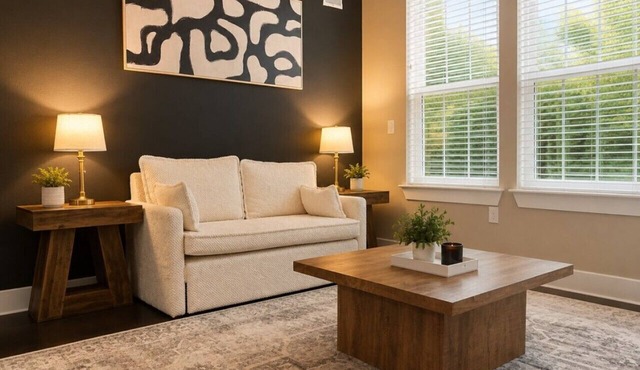 Dallas–Fort Worth Crew-Ready 2BR · Pool+Gym·Irving