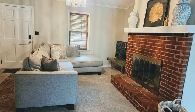 Delightful 3-bedroom house charming Garner nc close to Raleigh downtown