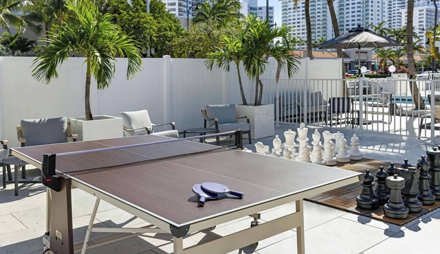 Deluxe King Room in Fort Lauderdale