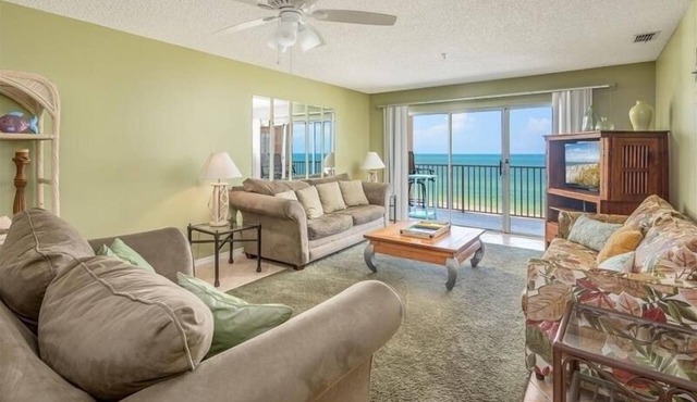Direct Beachfront Condo! Sleeps 6