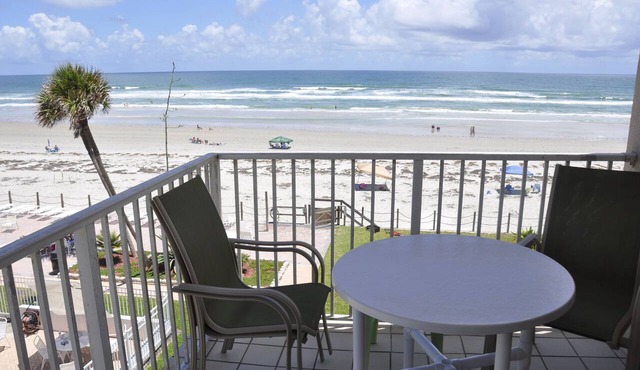Direct Ocean Front/Corner Unit! NoDriveBeach of New Smyrna !