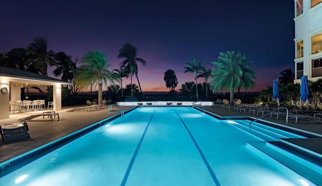 Direct oceanfront condo with gorgeous views, pool and beach