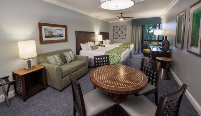 Disney World! find this 2-bedroom Villa away from HOME.