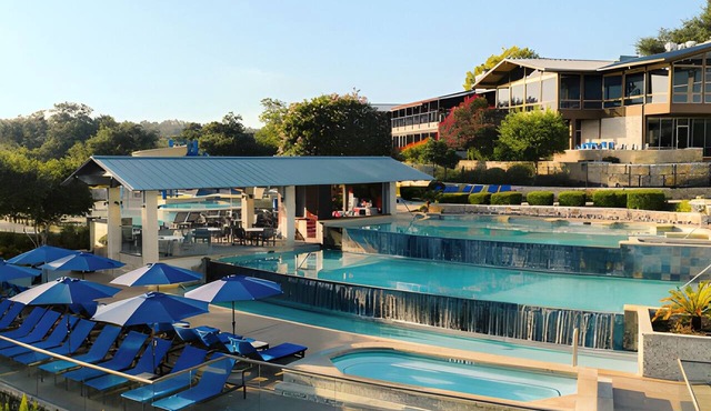 Double Queen Lakeview with Balcony at Lakeway Resort & Spa