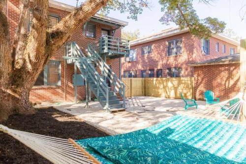 Downing Street Retreat A- Firepit Boho Central