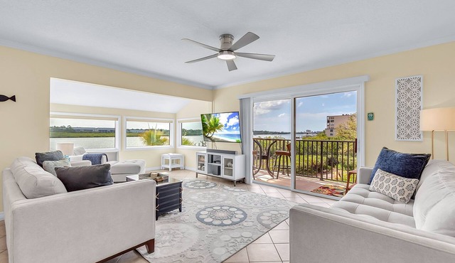 🌴Easy Walk to Beach🐬3 Story Villa🌞2 Balconies🐠Bayview Villas 101