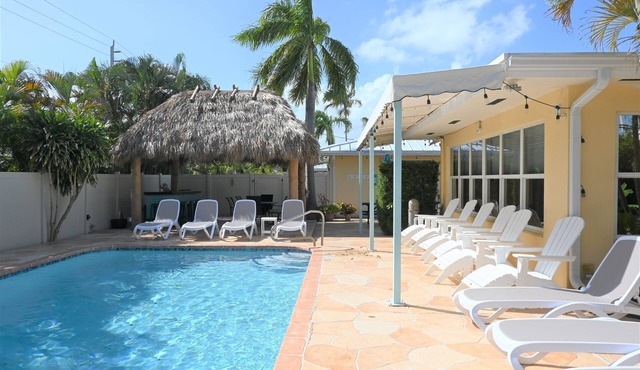 Eden's Reef-2Bedroom/2.5Baths- Sleeps 8- Walk to Beach- Heated Pool