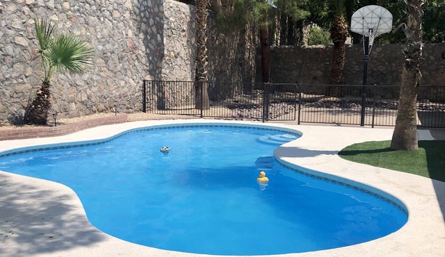 El Paso Hacienda Westside Mountain View’s with Pool