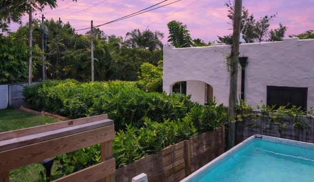 Elegant 3BR w Pool Near Downtown WPB
