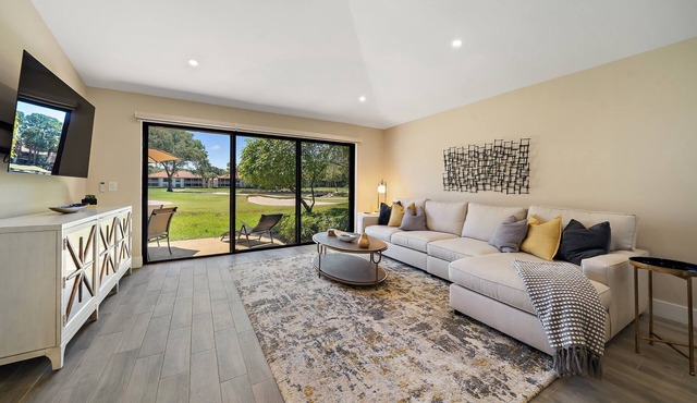 Elegant Cottage With Stunning Golf View at PGA National