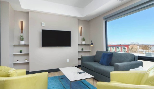 Elegant Flat on Tennyson Street w/Balcony + Rooftop Patio