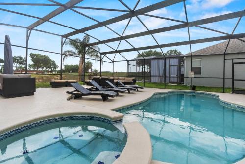 Elegant Pool Escape in Windwood Bay