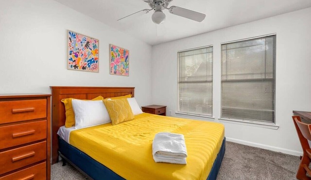 Elegant retreat w/pool & gym near USF