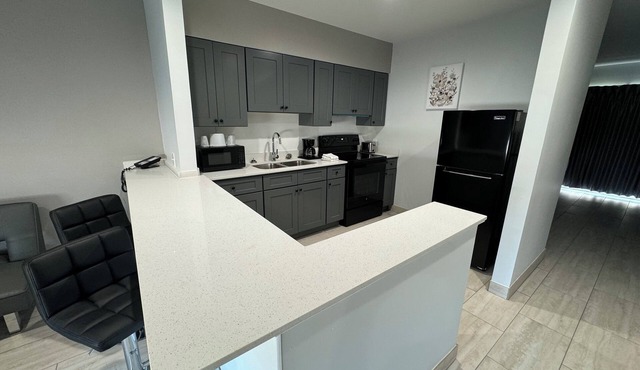 Englewood Inn & Suites