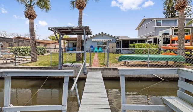 Entire 3BR/2BA Home with Waterfront Access and your own kayak's and paddle-board.