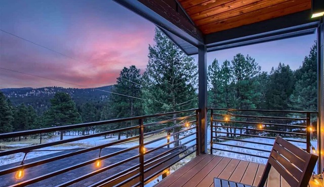 Evergreen's Modern Cabin. 20Acres/Seclusion/Creek!