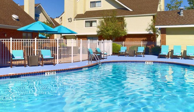 Excellent Choice! Spacious Unit w/ Full Kitchen, Free Breakfast, Outdoor Pool! in Somers Point