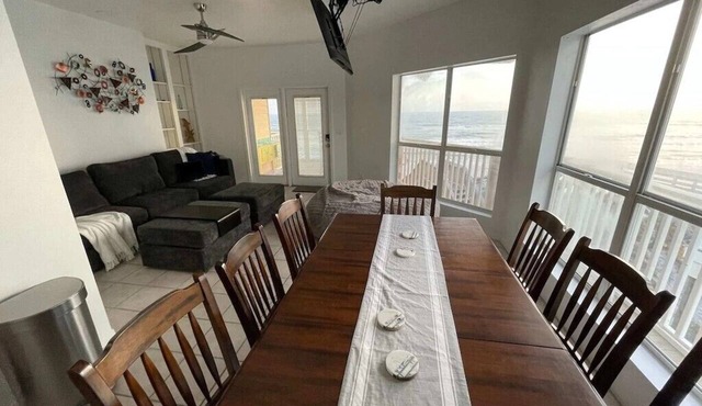 Excellent Gulf front located along a private beach dog friendly