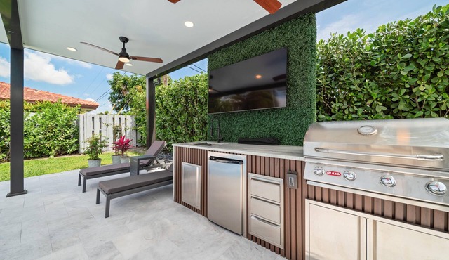 Experience Luxury and Comfort in Boca Raton: Your Ideal Vacation Home Awaits!n