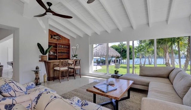 Experience luxury at The Sapodilla House, a stunning 5-bedroom waterfront retreat in Islamorada.