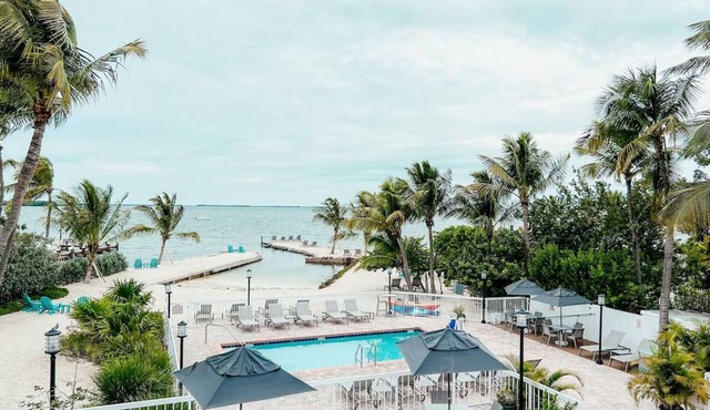 Experience the Keys: Private Beach, Sunset Dock & Free Paddleboards.