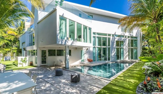 "Experience Unparalleled Luxury at Villa Loggia: Your Private Retreat with Pool"