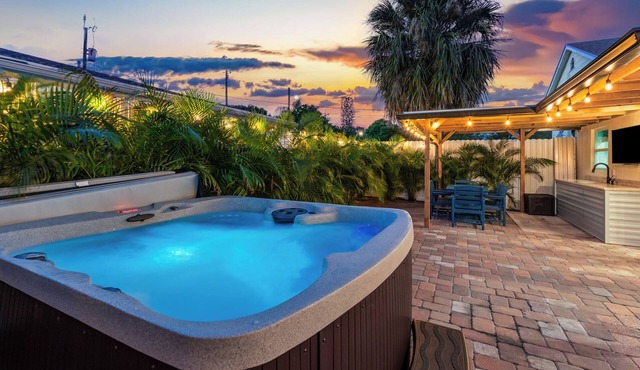 FIFA! Spa Oasis Sauna Hot Tub Cold Plunge
