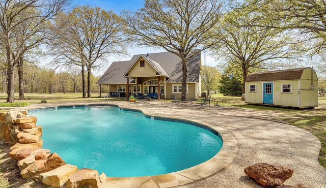 Fin & Fawn Lodge' 1 Mi to Lake Fork w/Pool!