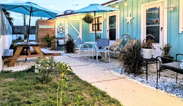 Find your Happy Place! Steps from Beach, Restaurants and Guaranteed Clean!