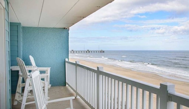First Light: PierView Oceanfront Condo, Contemporary Vibes & Stunning Views in Nags Head