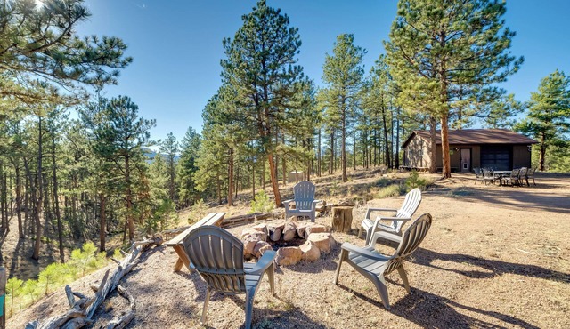 Fish, Hike & Sightsee: Lovely Florissant Cabin!